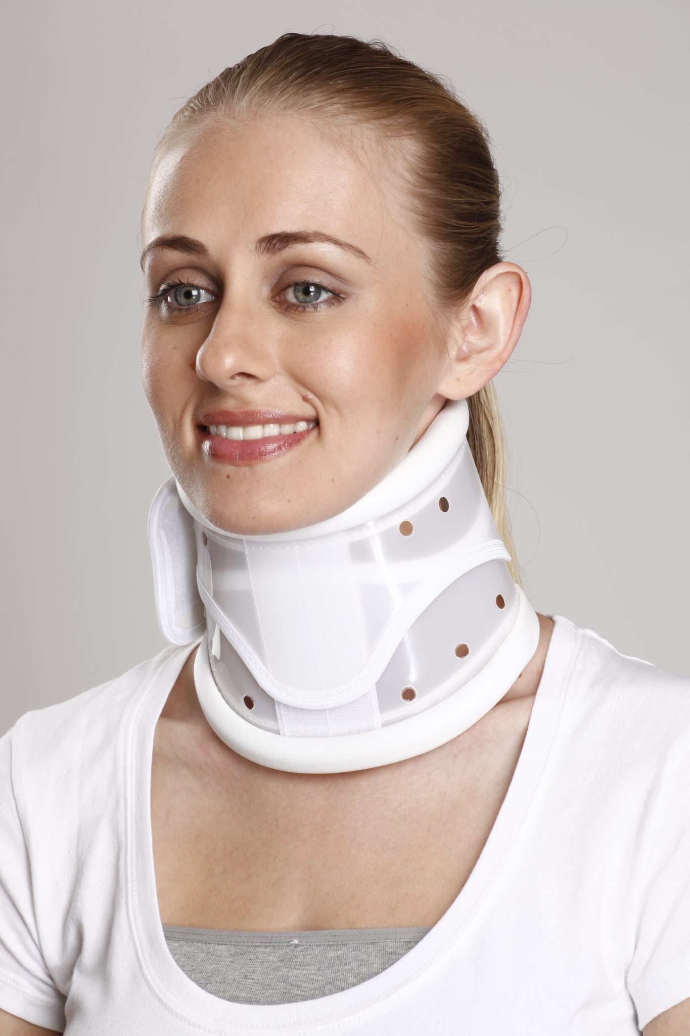 Tynor Cervical Collar Hard Adjustable (Size: S,M,L) | B-Arm Medical